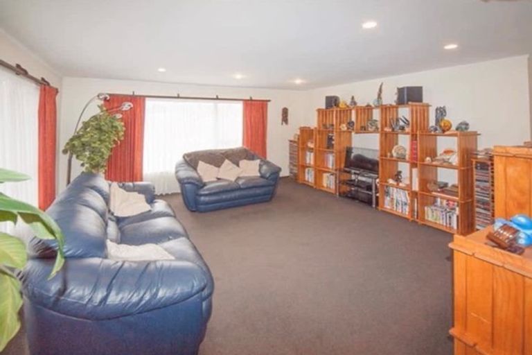 Photo of property in 15 Halswater Drive, Churton Park, Wellington, 6037