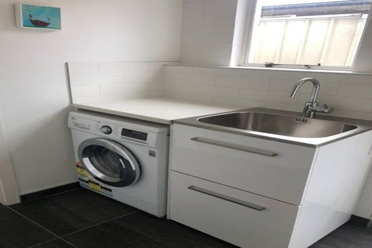 Photo of property in 2/38 Clare Road, St Albans, Christchurch, 8014