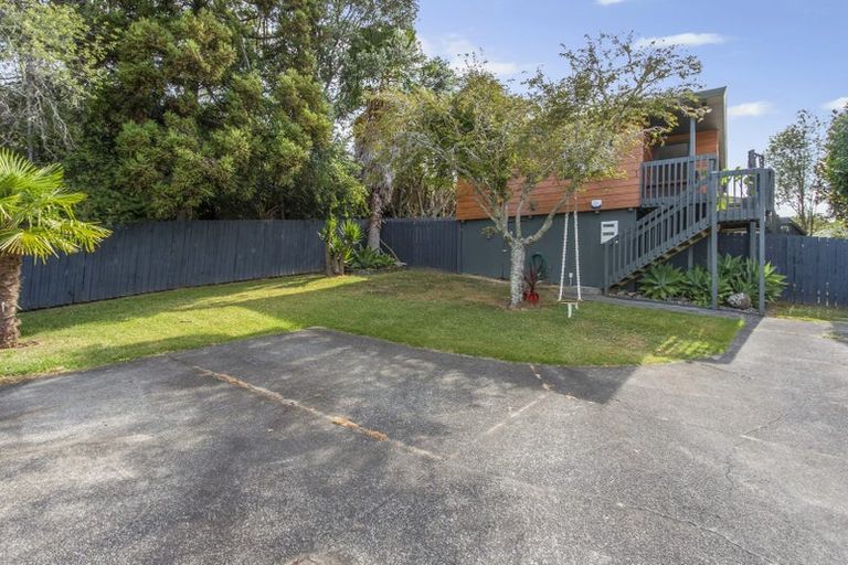 Photo of property in 3a John Webster Place, Glen Eden, Auckland, 0602