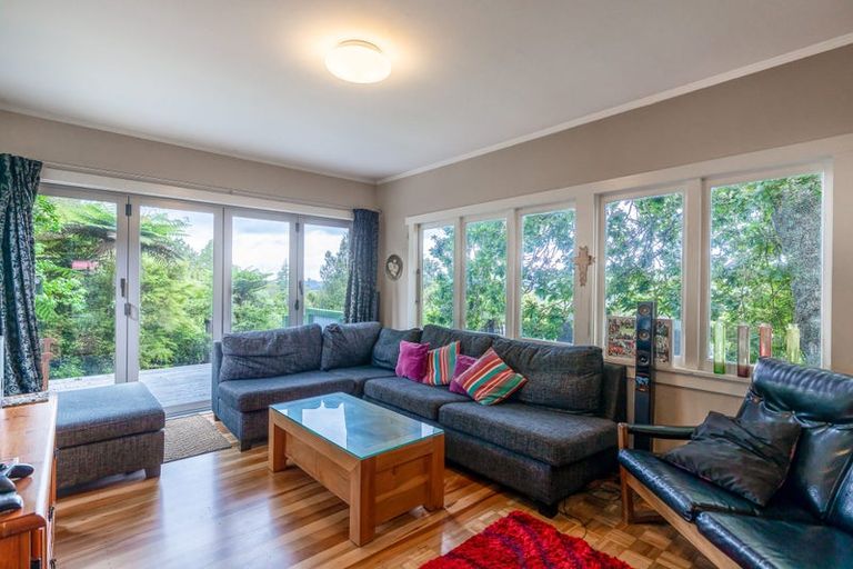 Photo of property in 8 Rimu Road, Oratia, Auckland, 0604