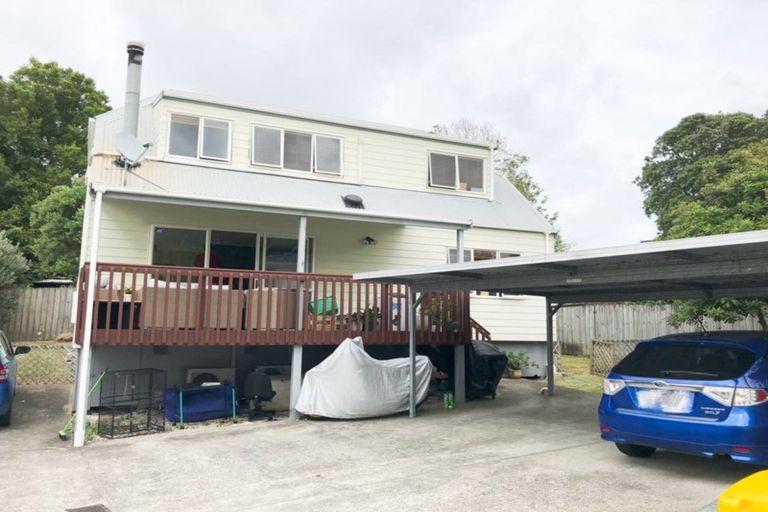 Photo of property in 19a Finlow Drive, Te Atatu South, Auckland, 0610