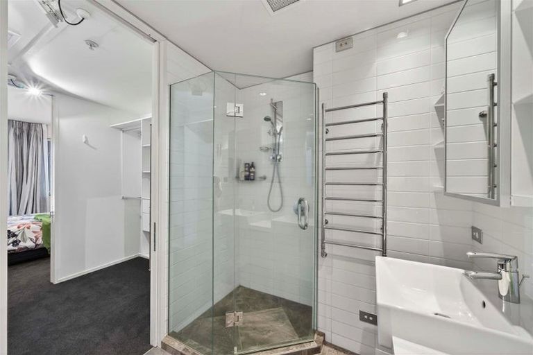 Photo of property in 1/7 The Promenade, Takapuna, Auckland, 0622