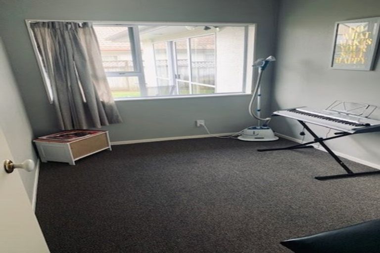 Photo of property in 39 Palmcrest Grove, Highland Park, Auckland, 2010