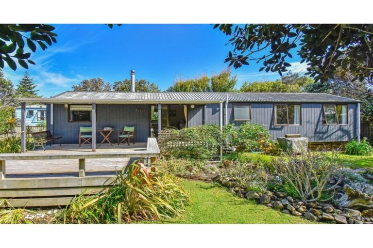 Photo of property in 4 Mission Road, Port Waikato, Tuakau, 2695