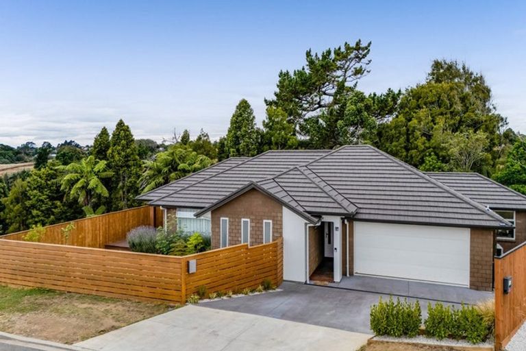 Photo of property in 16 Atutahi Street, Hurdon, New Plymouth, 4310