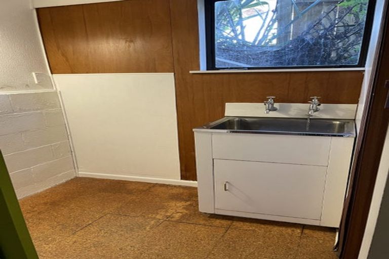 Photo of property in 25 Kopiko Road, Titirangi, Auckland, 0604