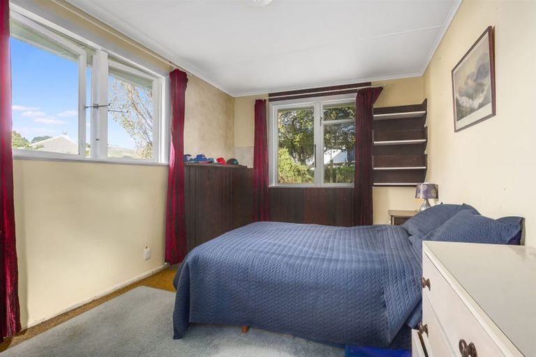 Photo of property in 23 Cornwall Crescent, Cannons Creek, Porirua, 5024