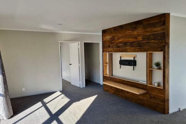 Photo of property in 2/332 Whangaparaoa Road, Stanmore Bay, Whangaparaoa, 0932