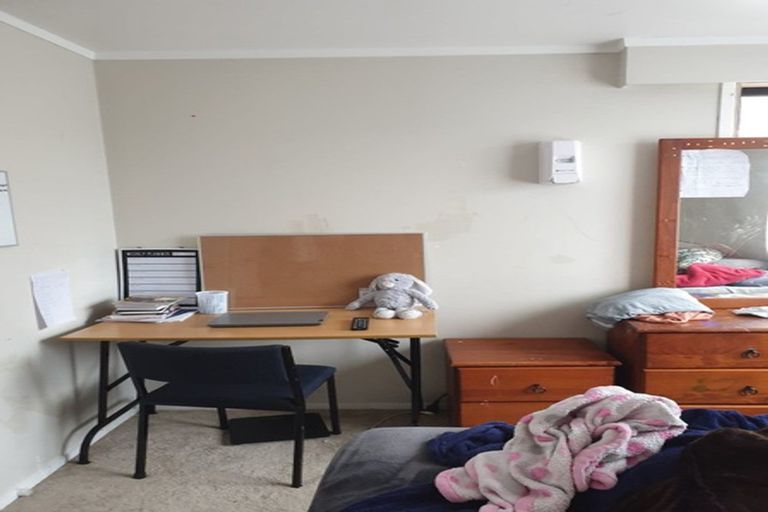 Photo of property in 375 Roscommon Road, Clendon Park, Auckland, 2103