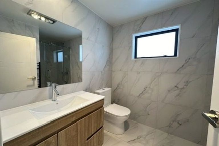 Photo of property in 15b Poruru Close, Papakura, 2110