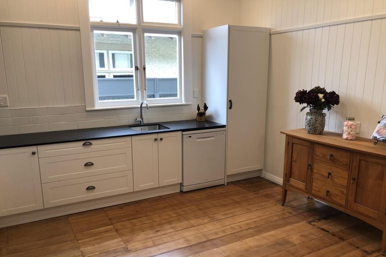 Photo of property in 34 Florence Avenue, Palmerston North, 4414