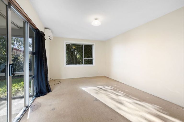 Photo of property in 47 Oakley Crescent, Hornby, Christchurch, 8042