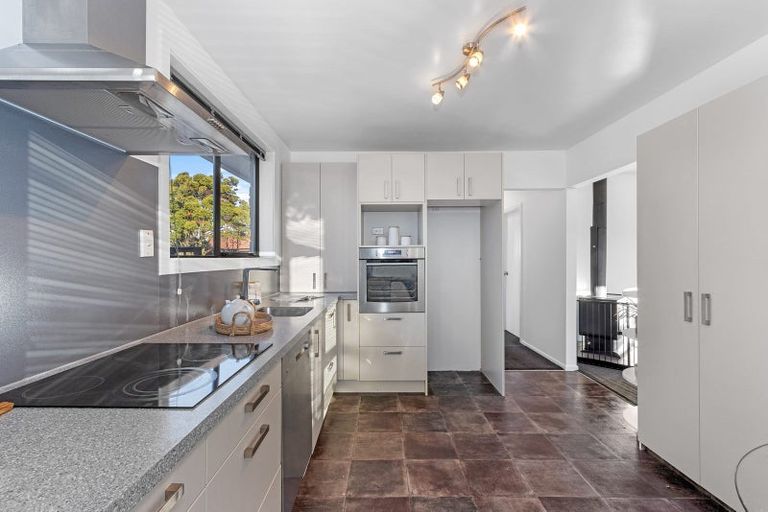 Photo of property in 17 Rosanna Place, Aranui, Christchurch, 8061