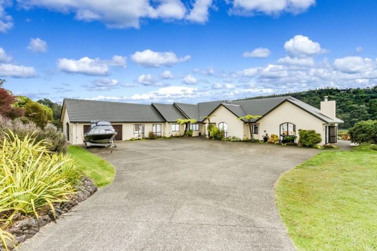 Photo of property in 107b Warman Road, Okura, Albany, 0792