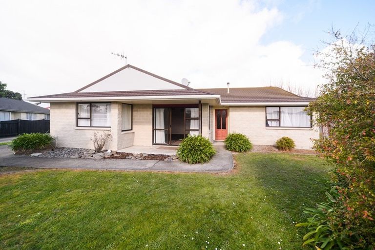 Photo of property in 21 Chadwick Place, Highbury, Palmerston North, 4412