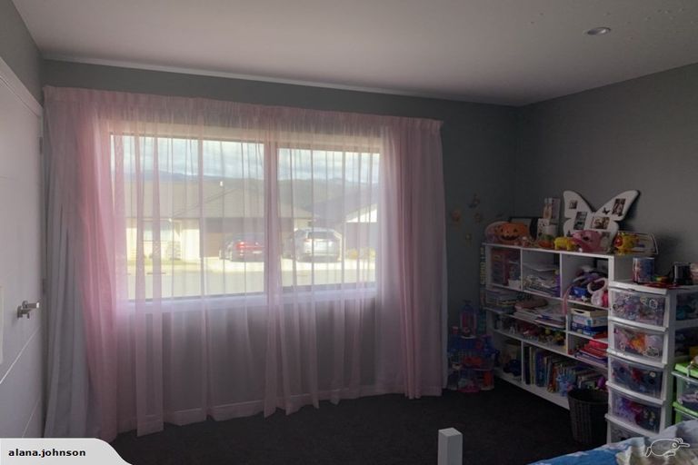 Photo of property in 111 Riverstone Drive, Riverstone Terraces, Upper Hutt, 5018