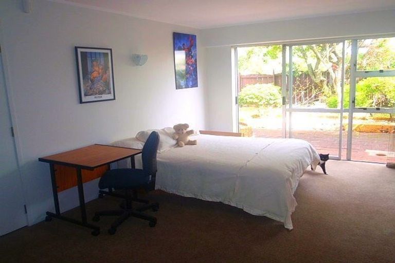 Photo of property in 2 Whiteacres Drive, Sunnyhills, Auckland, 2010