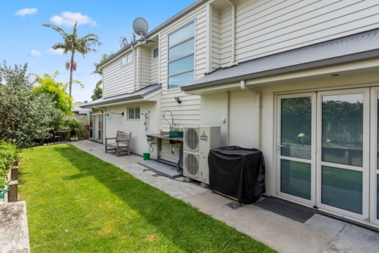 Photo of property in 33a Marine Parade, Mount Maunganui, 3116