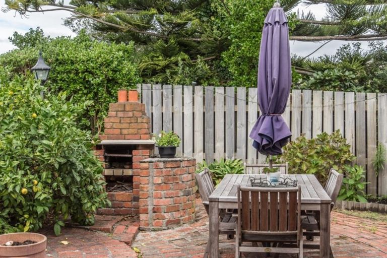 Photo of property in 10 Kingswood Grove, Raumati Beach, Paraparaumu, 5032