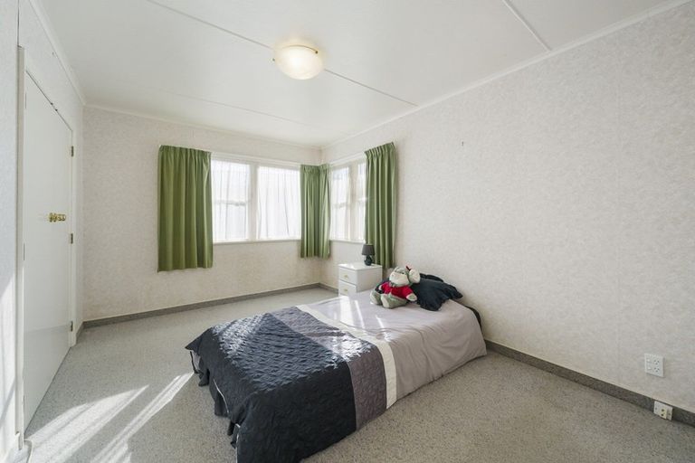 Photo of property in 6 Coleman Street, Paraparaumu, 5032