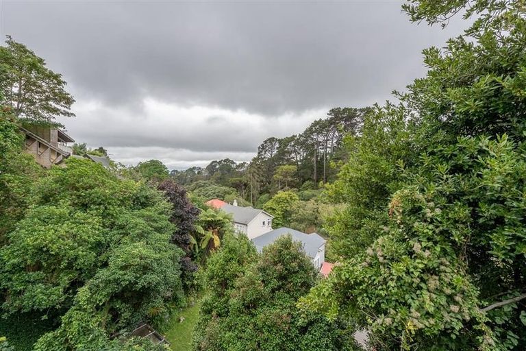 Photo of property in 58 Garden Road, Northland, Wellington, 6012