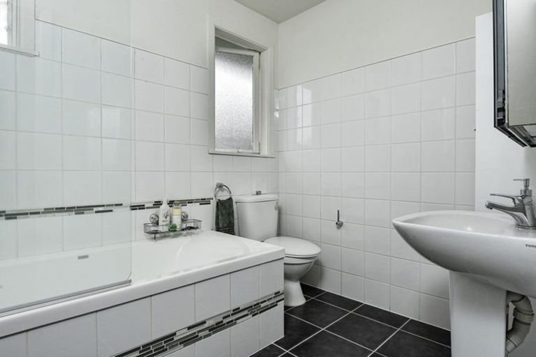 Photo of property in 29 Kapuka Road, Mangere Bridge, Auckland, 2022