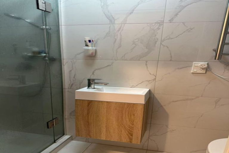 Photo of property in 26 Waimana Avenue, Northcote Point, Auckland, 0627