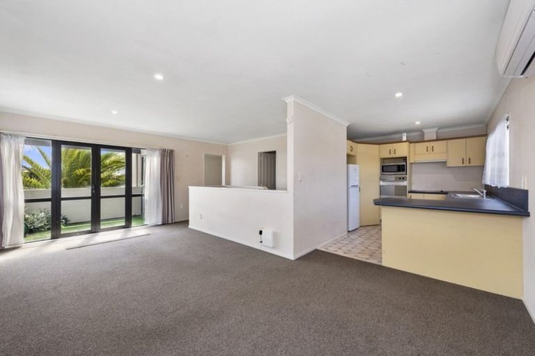 Photo of property in 2/1161 Victoria Street, Whitiora, Hamilton, 3200