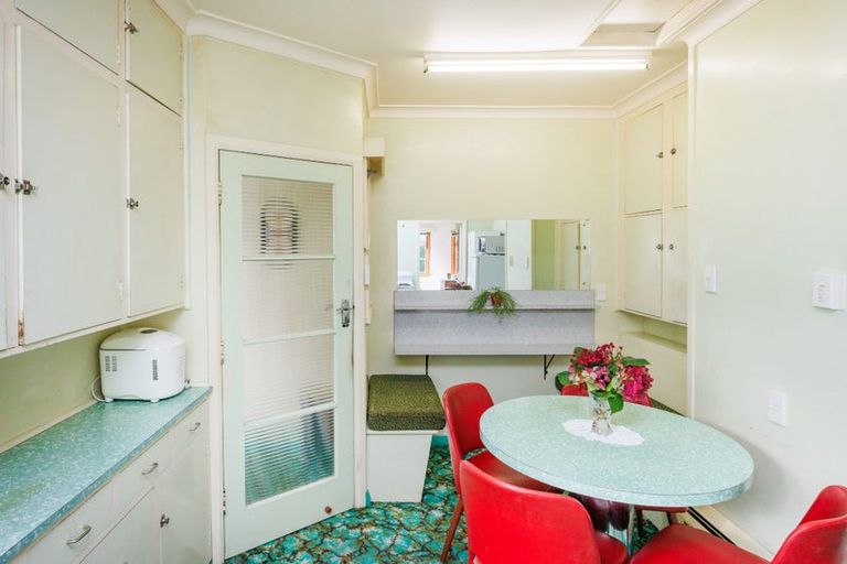 Photo of property in 6 Freyberg Street, Roslyn, Palmerston North, 4414