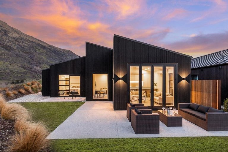 Photo of property in 23 Alps View Place, Lake Hayes, Queenstown, 9304