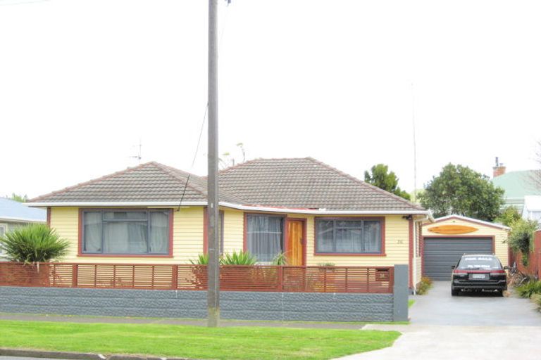 Photo of property in 36 Fitzroy Road, Fitzroy, New Plymouth, 4312