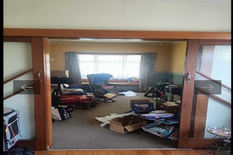 Photo of property in 28 Rangitane Street, Palmerston North, 4414