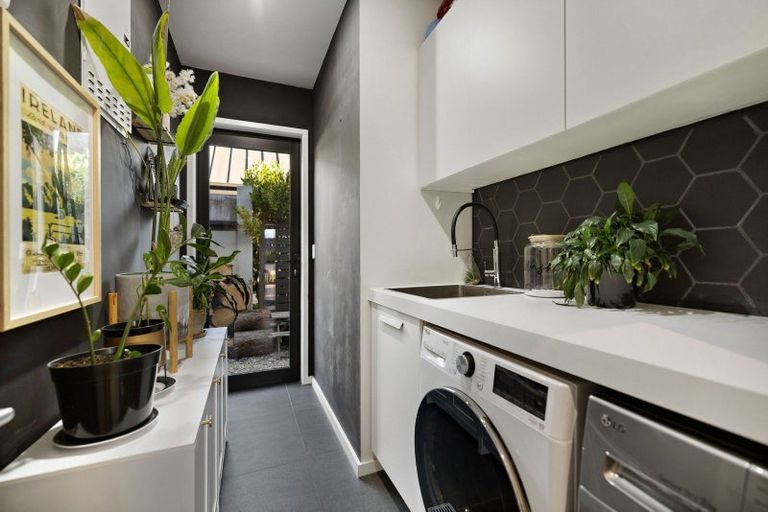 Photo of property in 1 Parera Lane, Jacks Point, Queenstown, 9371