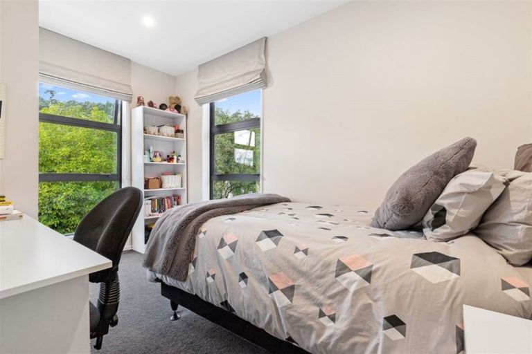 Photo of property in 77 Landsdowne Terrace, Cashmere, Christchurch, 8022