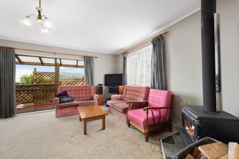 Photo of property in 1/20 Gentian Street, Timberlea, Upper Hutt, 5018