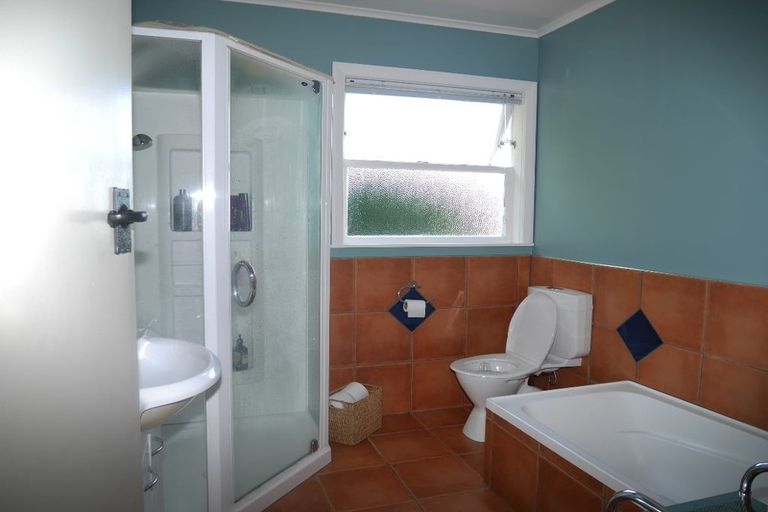 Photo of property in 8 Dale Road, Raumati South, Paraparaumu, 5032