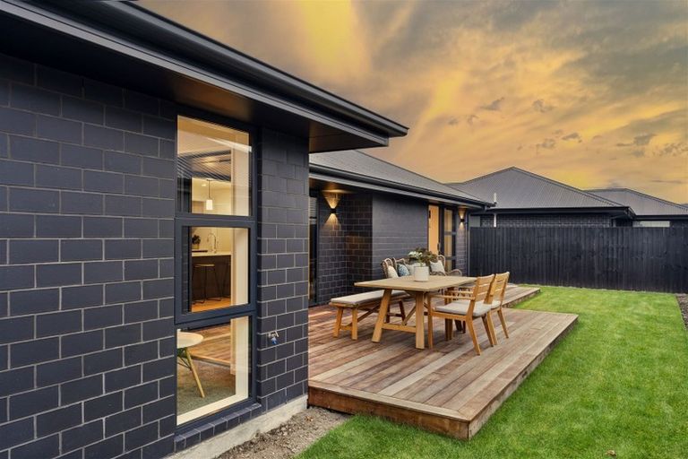 Photo of property in 10 Pierce Street, Marshland, Christchurch, 8083