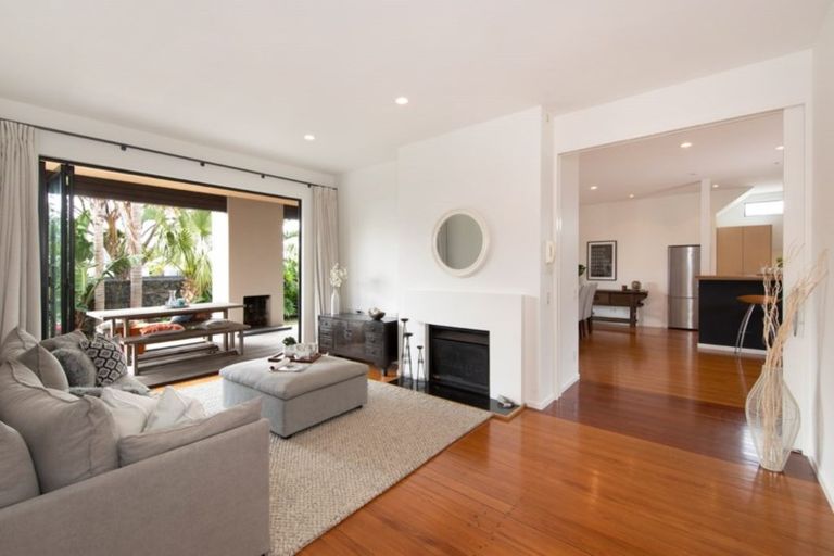 Photo of property in 46 St Michaels Avenue, Point Chevalier, Auckland, 1022