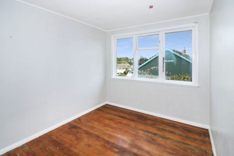 Photo of property in 90 Cook Street, Marfell, New Plymouth, 4310