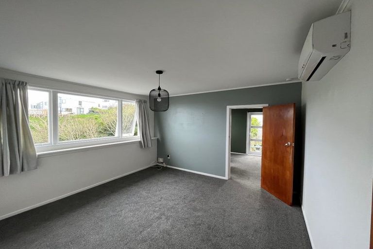 Photo of property in 1/8 Mataroa Avenue, Northland, Wellington, 6012
