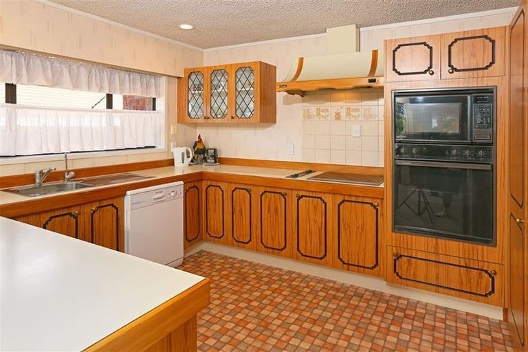 Photo of property in 12 Rhinevale Close, Henderson, Auckland, 0612