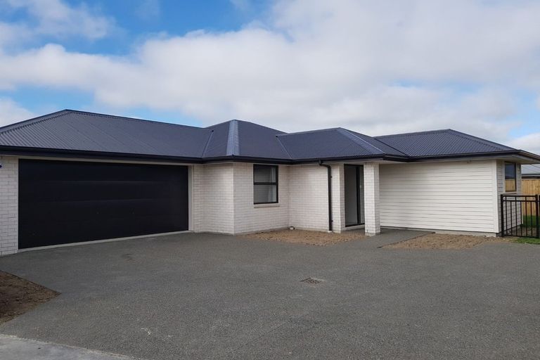 Photo of property in 76b Watkins Drive, Rangiora, 7400