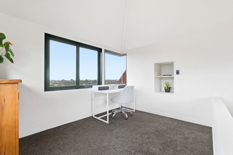 Photo of property in 8 Wairere Road, Bastia Hill, Whanganui, 4500