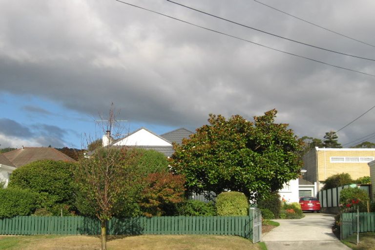 Photo of property in 12 Pempsey Street, Silverstream, Upper Hutt, 5019