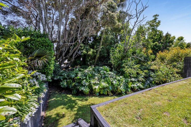 Photo of property in 290 Devon Street West, New Plymouth, 4310