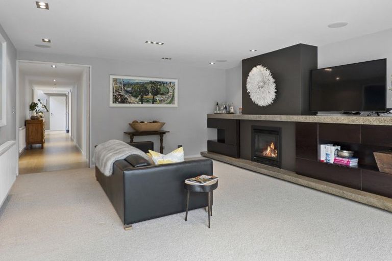 Photo of property in 35 Waiwetu Street, Fendalton, Christchurch, 8052