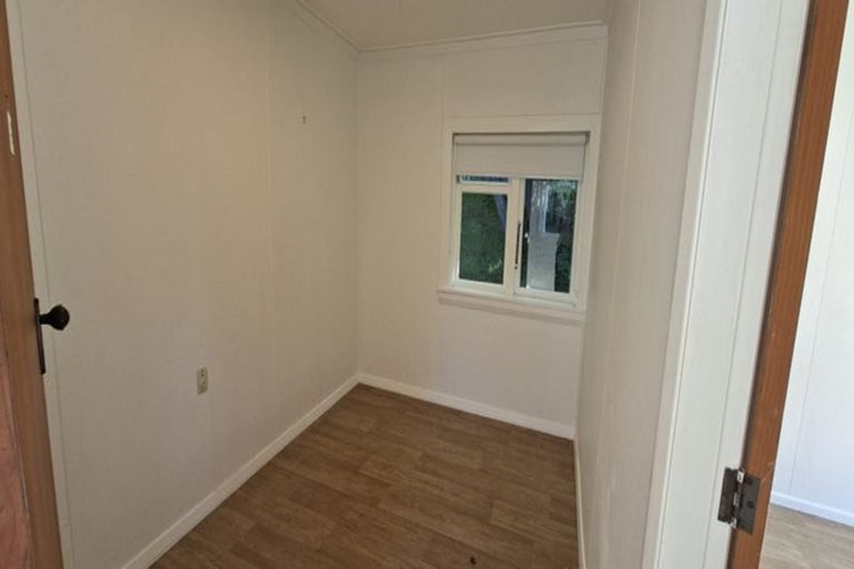 Photo of property in 21 Manuka Street, Otaki Beach, Otaki, 5512