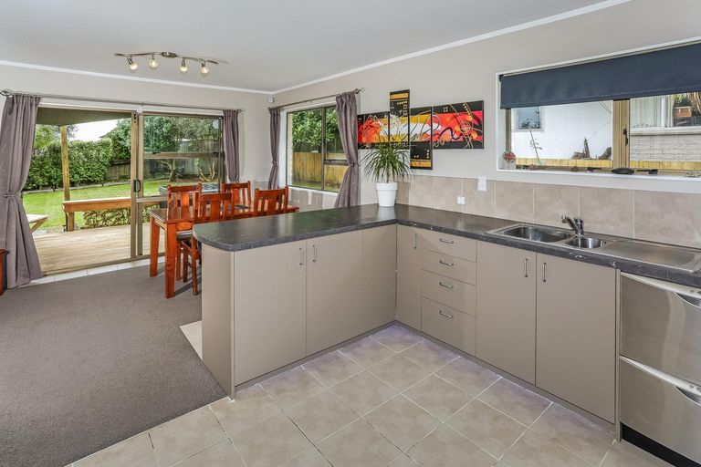 Photo of property in 15 Harrisville Road, Tuakau, 2121