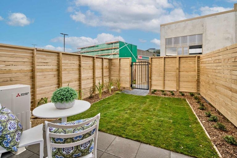 Photo of property in 9 Ara Paiwhenua, Tawa, Wellington, 5028