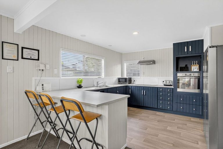 Photo of property in 17 Mellsop Avenue, Waiuku, 2123